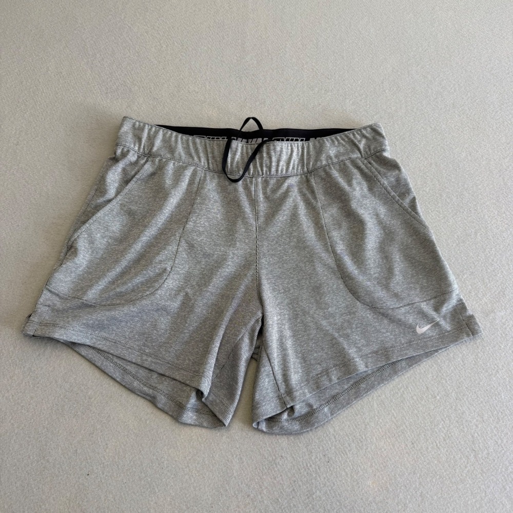 Nike Dri-FIT Womens Grey Heathered Striped Athletic Training Shorts Small